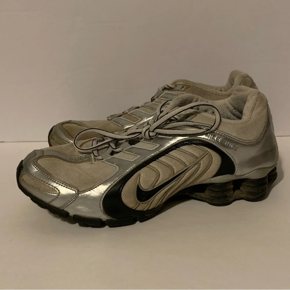 Nike Shox Women’s Shoes - Picture 4 of 7